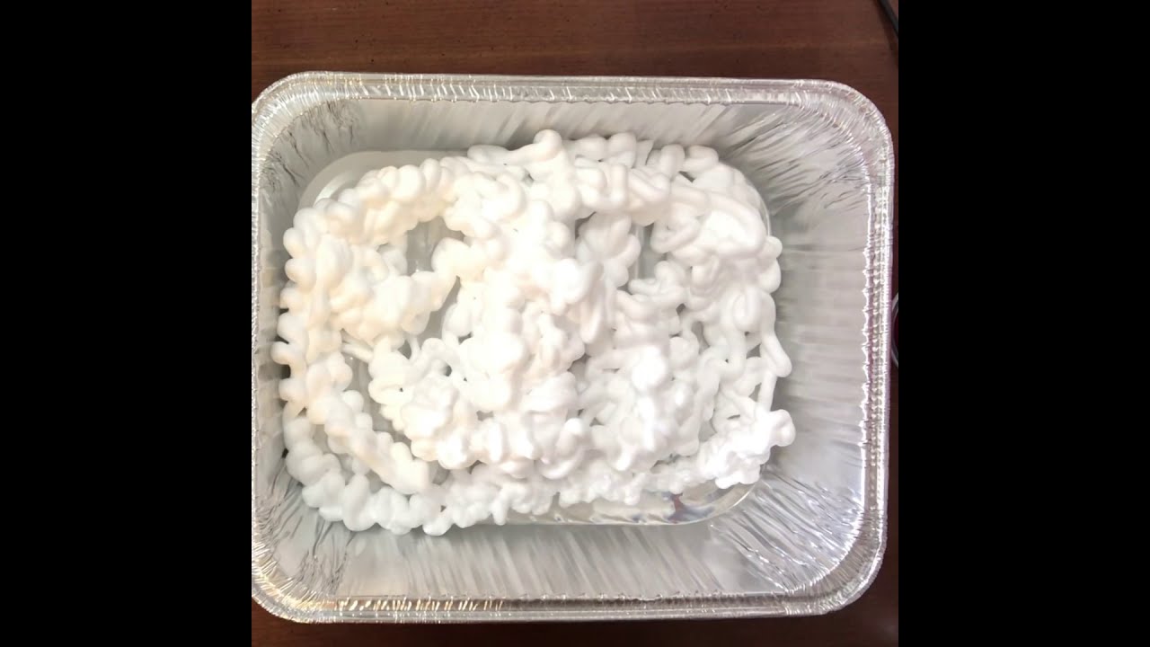 🪱 Digging For Worms 🪱.... Wriggly Worms Sensory Play is a fun preschool messy play for spring