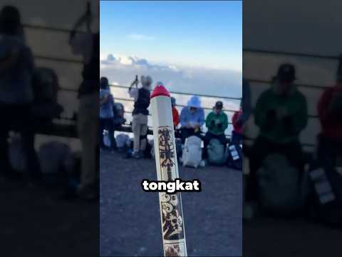 Tongkat yang Jadi Bukti Pendakian Gunung Fuji