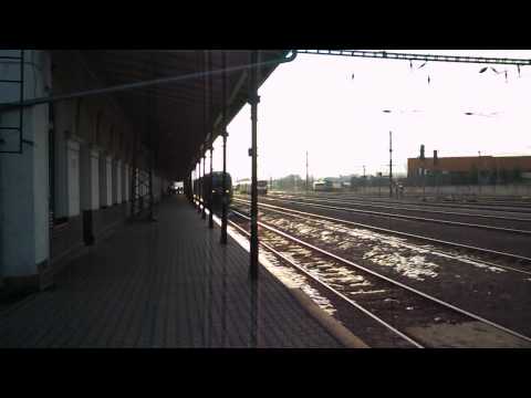 Odjezd vlaku Os 5298 (Erzgebirgsbahn 642.235/735, zpoždění 5 min) - Chomutov, 2. 3. 2013