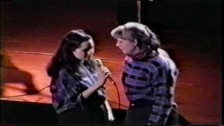 10,000 Maniacs - A Campfire Song (1989) New Haven, CT