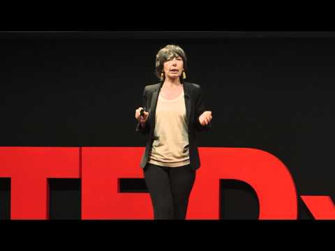 From Bello to Biùtiful. What is happening to our Italian language? | Annamaria Testa | TEDxMilano