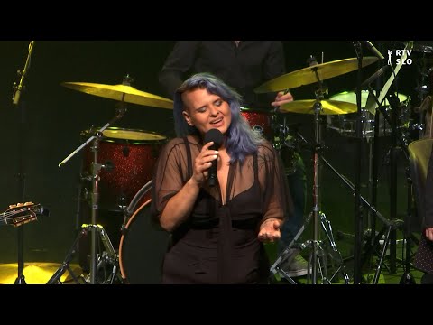 Anja Hrastovšek: Preštevati narcise (živo na predizboru Festivala slovenskega šansona 2023)