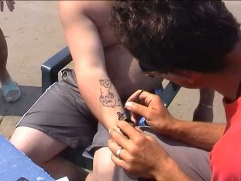 MODA E TATUAZHEVE MJAFT TE KERKUAR NGA PLAZHISTET NE DURRES LAJM