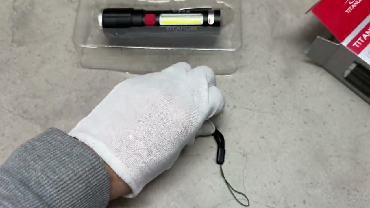 Портативный светодиодный фонарик Titanum TLF-T08 700lm 6500K