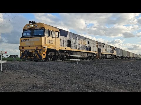 3PM6 PN up "Linfox Express" (NR37, NR66), Perth to Melbourne, 1730, 26/9/25, Jung West VIC 