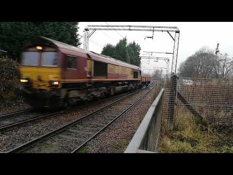 Class 66 No. 66113 passes Westerton