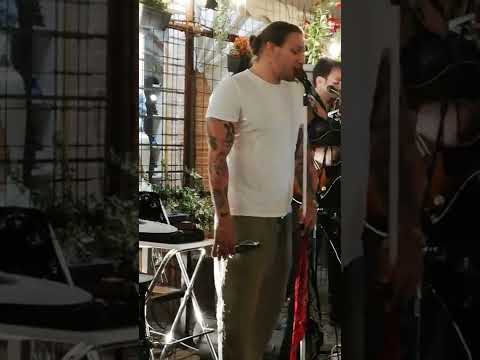 Timothy Cavicchini Acoustic Trio canta ALWAYS brano di Bonjovi