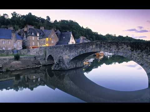 KORNOG - LA-BAS DANS LA PRAIRIE/RONDS DE ST-VICENT (Traditional Breton music)