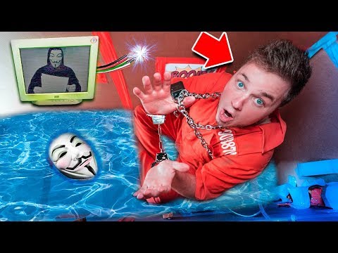 ESCAPE THE GAME MASTER SINKING BOX FORT PRISON ESCAPE ROOM CHALLENGE! (Hacked By Project Zorgo) Video
