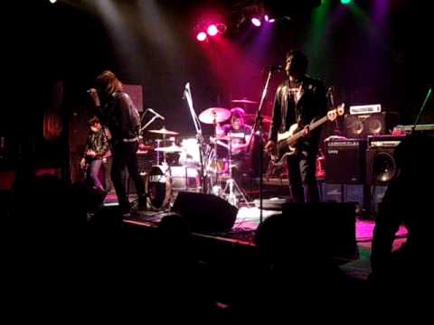 THE RAMONOS - She is a sensation (junto a CJ RAMONE 14/07/09)