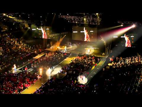 100904 SHINee- Stand by me & Replay @ the Staples Center