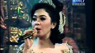 Download lagu Syahrini - Sesuatu (Opera Van Java - Pemberontakan Ra Kuti) - YouTube.flv mp3