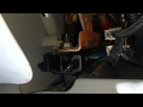 Loose driver's seat - 2006 Navigator