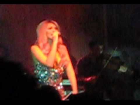 thelksi live-exeis ta matia pou latrevw