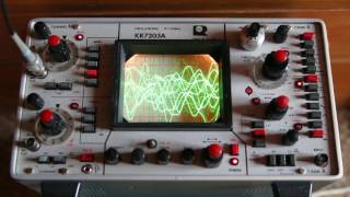 Klaus Schulze - Ludwig II. von Bayern on analog oscilloscope