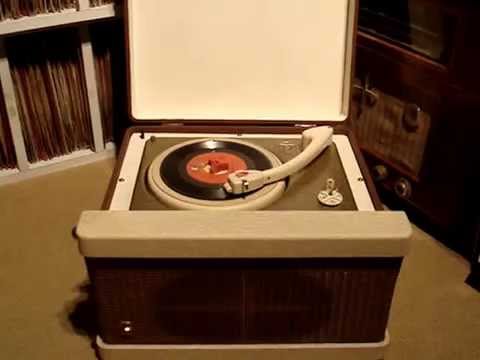 Triotrack playing Dean & Marc with "The Boogie Woogie Twist"