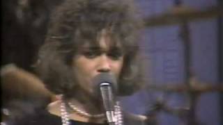 The Bangles &quot;Hero Takes a Fall&quot; (Live)