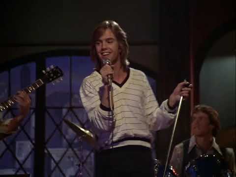 Joe Hardy (Shaun Cassidy) sings "Hey Deanie" - The Hardy Boys/Nancy Drew Mysteries S2E14 (1978)