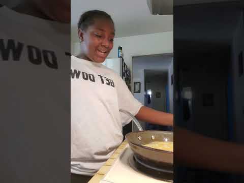 Making funnel cakes !