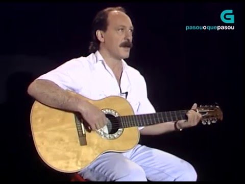 Vídeo: Suso Vaamonde canta o poema de Manuel María «Galicia» no programa <cite>A trabe de ouro</cite> da TVG. 17 de xuño de 1987
