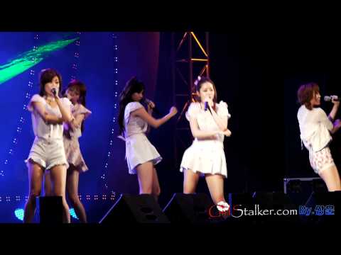 [FANCAM] 110806 National Museum Event - Girl's Day 'Hug Me Once'
