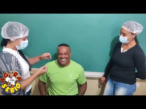 Repórter Favela no curso de Sobrancelhas .