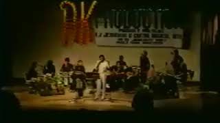 KJ Yesudas and KS Chithra performing on stage Mala