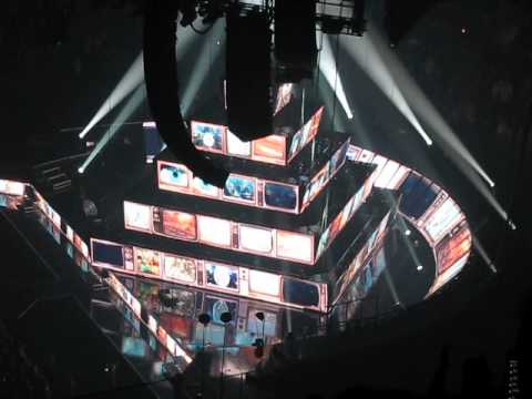 Muse - encore break pt.1 (clip) - Staples Center - LA, CA 1-26-13