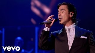 Musik-Video-Miniaturansicht zu No Me Digas Que Te Vas Songtext von Alejandro Fernandez