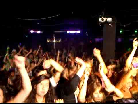 Superdisco Presents: Calvin Harris Melbourne 2011 - Martin Solveig & Dragonette - Hello (Club Remix)