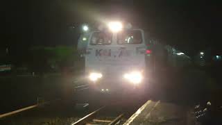 Download lagu Kedatangan Kereta Api Argo Lawu di Stasiun Purwokerto mp3