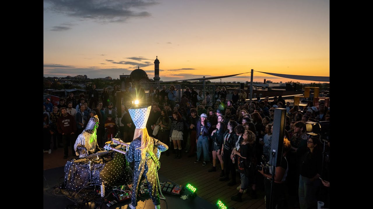 Angine de Poitrine &ndash; Mata Zyklek | Ubisoft Rooftop Session (Live - POP Montr&eacute;al 2025) - YouTube