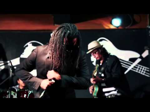 Mayito Rivera y sus invitados - Y sigo buscando