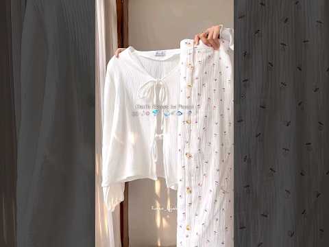 Siap-siap tampil gemes di pantai dengan outfit kece ini! 🌊✨ Cek link produk di bio ya!