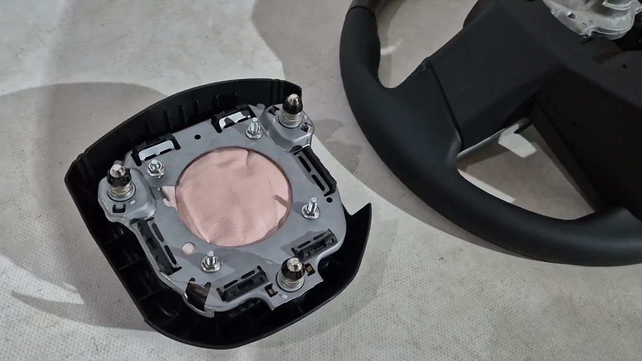 Toyota Land Cruiser 200 2007-2021 рр. Кермо у зборі TLC300-дизайн (дерево) Video 1