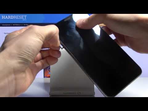 ¿Cómo insertar tarjeta SIM y tarjeta de memoria en MOTOROLA E6 Play? - tarjeta SIM y microSD