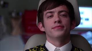 Glee - Full Performance of &quot;Stronger&quot; // 2x2