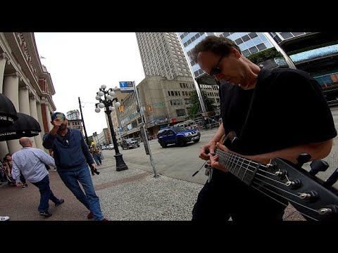 Guy tips $20 for Baker Street - Street guitarist rips hot Gerry Rafferty cover 7/4/19