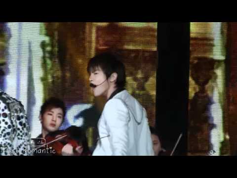 [fancam] 111229 SHINee Jonghyun @ $B$ Gayo