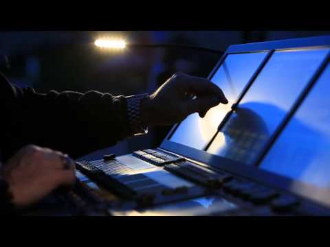 Patrick Woodroffe lighting show thrills 60,000 AC/DC fans