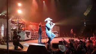 Justin Moore  Bed Of My Chevy  BMO Harris Bank Center Rockford Illinois  2 / 15 / 18