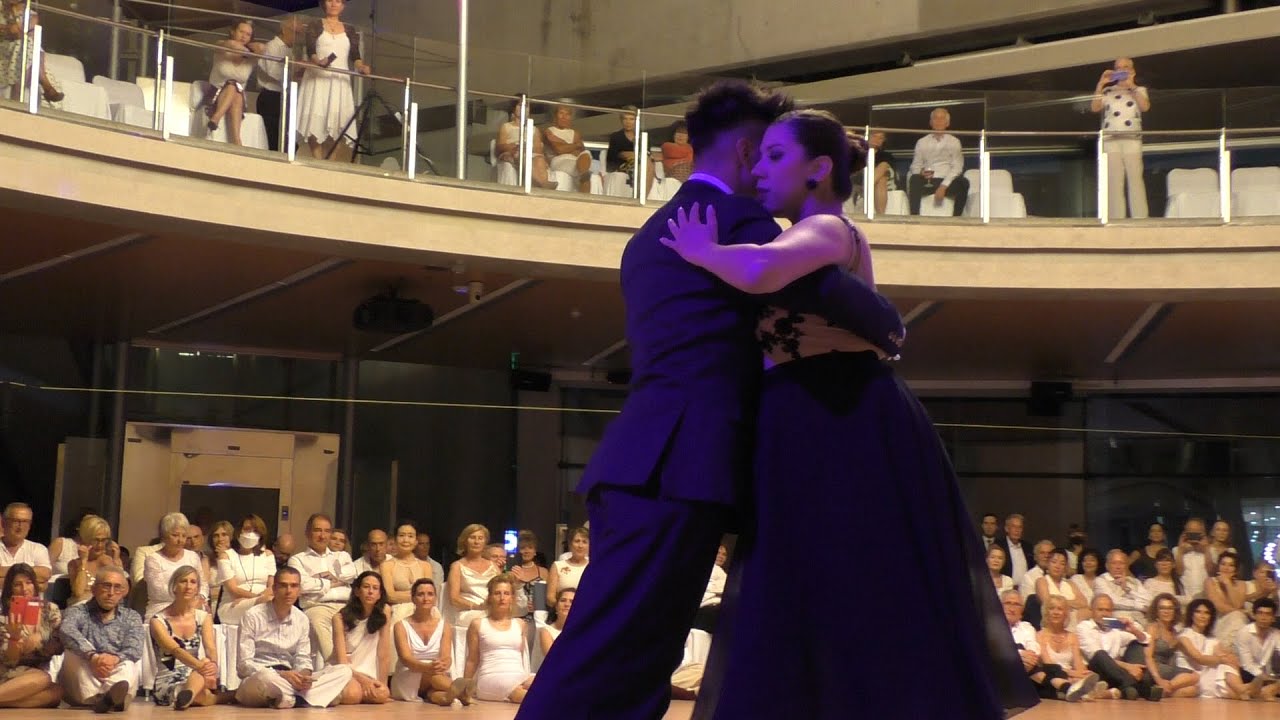 20220429 Sebastian Achaval & Roxana Suarez 3 de 4