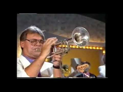 Derek Watkins - "Summertime" PART 3  Very rare when a trumpet player actually SOUNDS awesome up high