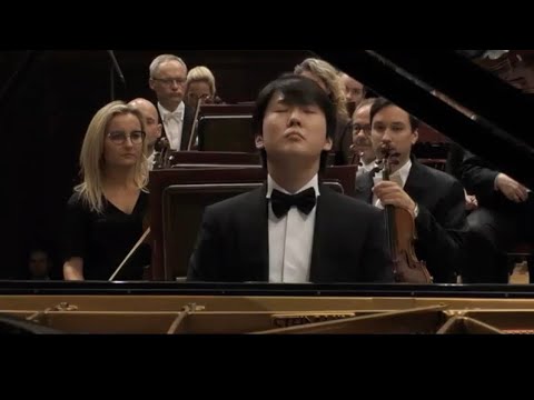 Seong -Jin Cho - Rachmaninoff Piano Concerto No.2 in C minor, Op.18 (Poland)