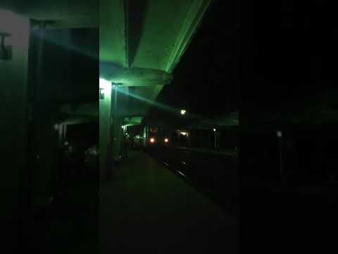 TRENUL RE5481 tras de Locomotiva  LDEGM 66-1132-6,pleacă din Bacău spre Bicaz