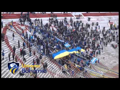 "Los hinchas de Atlanta en cancha de Huracán." Barra: La Banda de Villa Crespo • Club: Atlanta