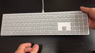 Microsoft Modern Keyboard with Fingerprint ID unboxing