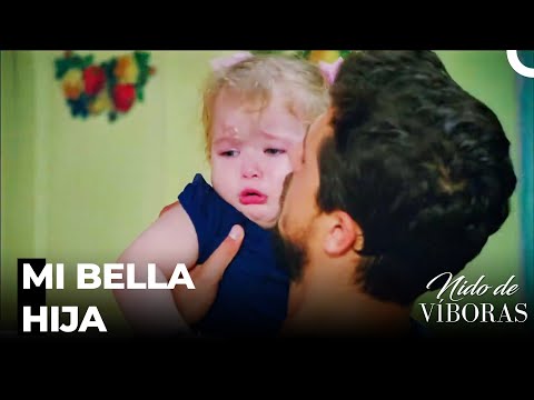 Momentos Alegres De Ejder Y Su Hija - Nido De Víboras