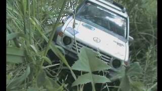 preview picture of video 'RC pajero em action'