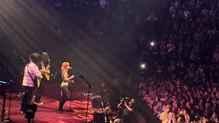 Paramore - Misguided Ghosts (Live @ AO Arena, Manchester)